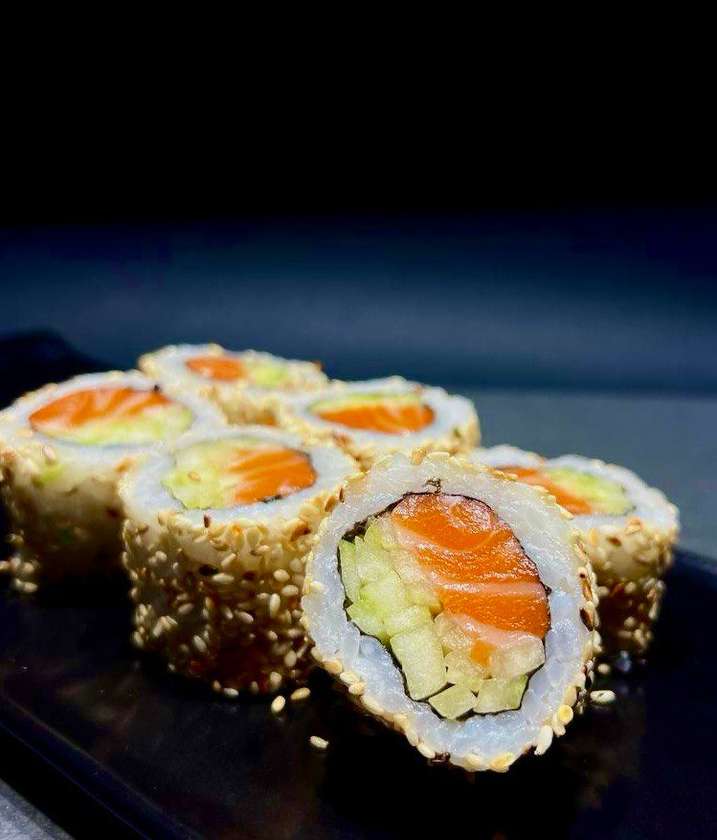 Salmon roll