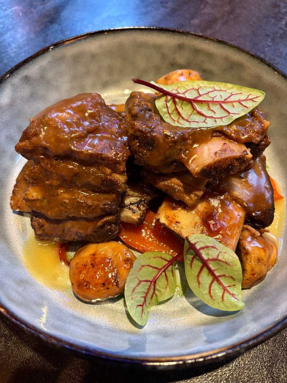 Ребра яловичі під соусом Demiglace