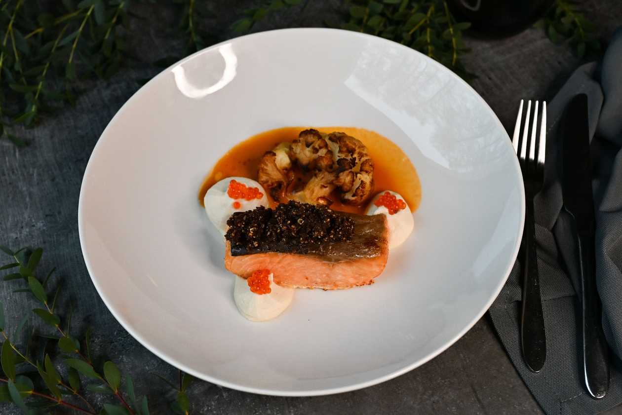 Oven-baked salmon fillet