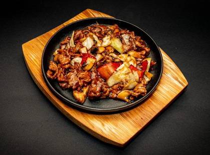 Carne de Pui pe Plită Încinsă