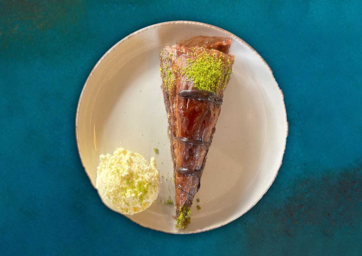 Baclava cu ciocolata cu inghetata