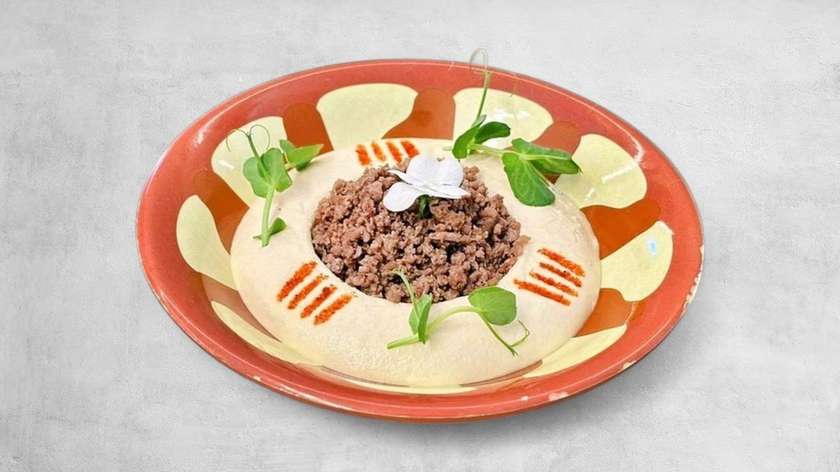 Hummus with Beef