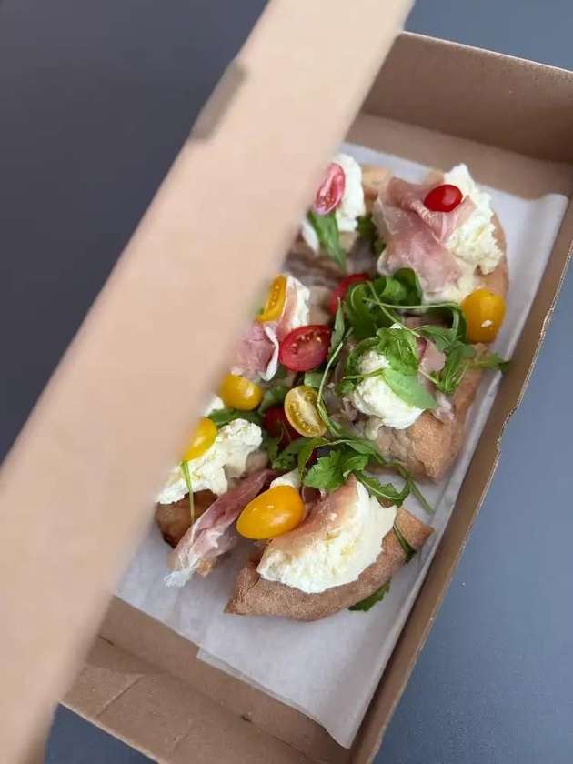 PINSA PROSCIUTTO DI PARMA GF