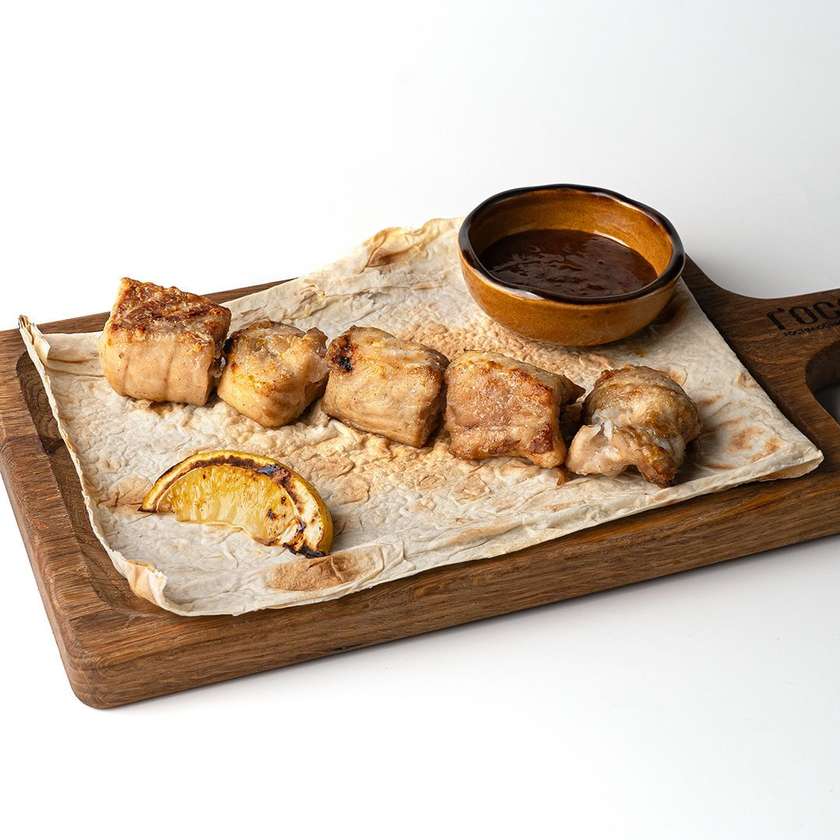 Шашлик із сома (200/70 г)