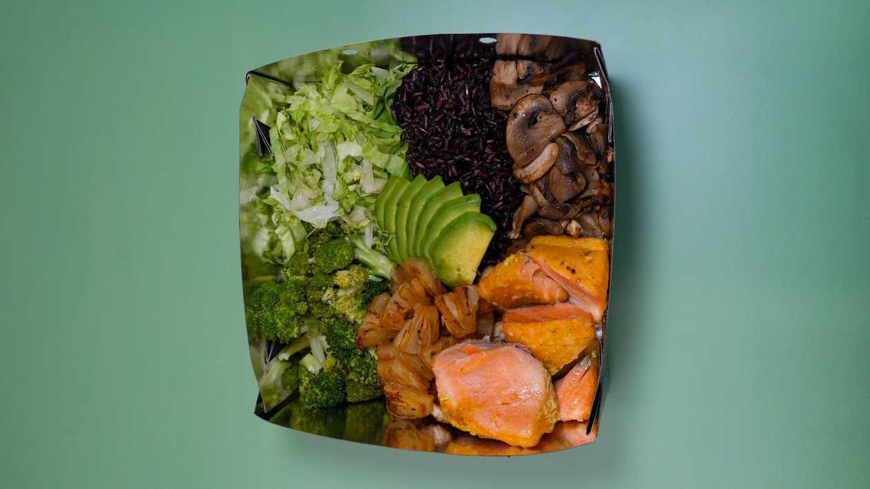 Light Teriyaki Salmon Salad