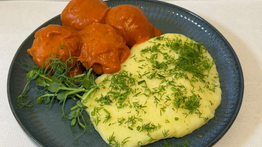 Pulpety drobiowe w sosie pomidorowym