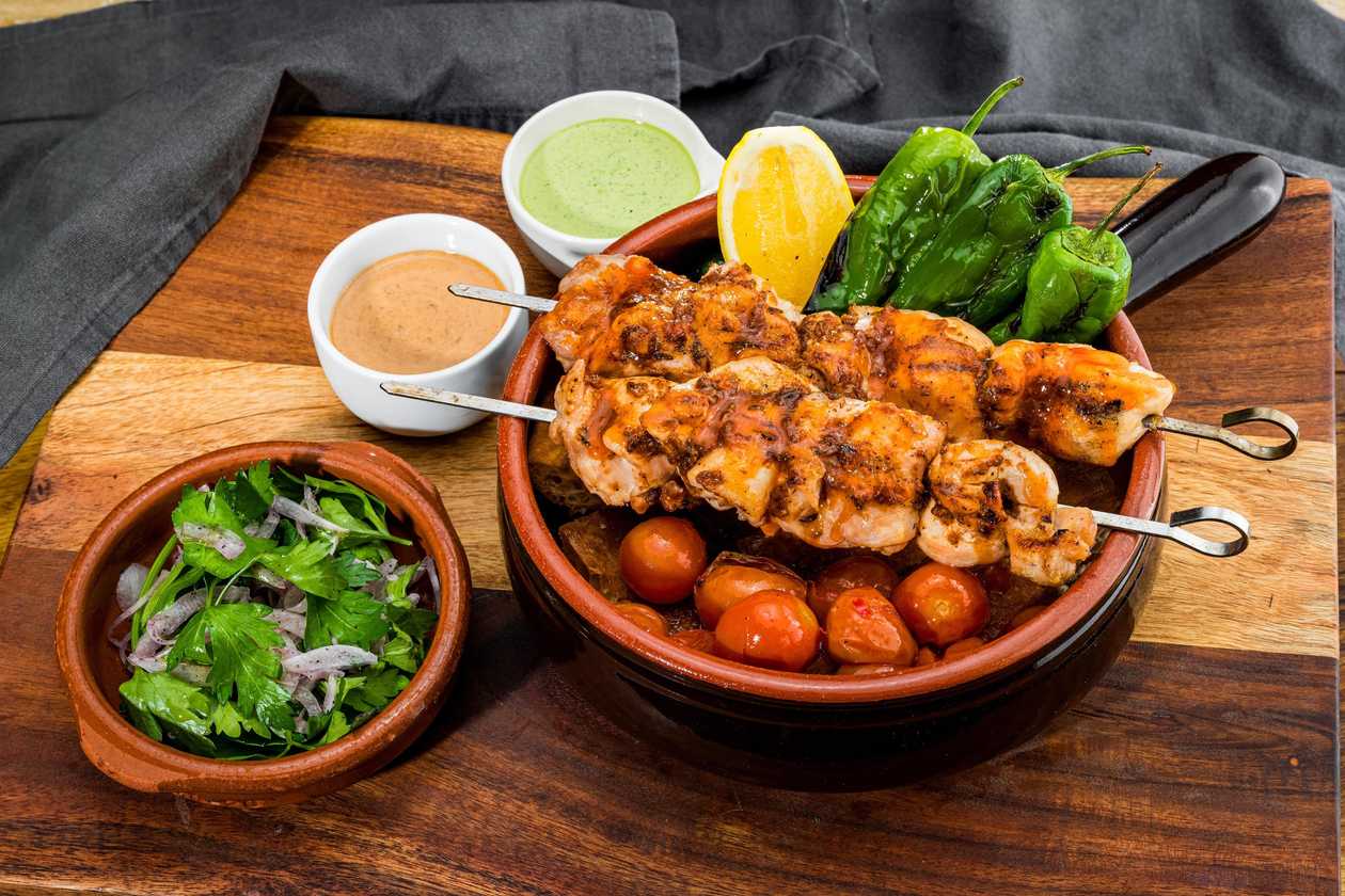 Terracotta Pot and two Chicken