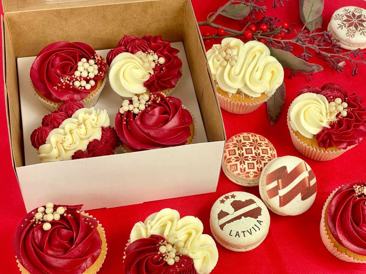 Festive Glazed Cupcakes 4 pcs