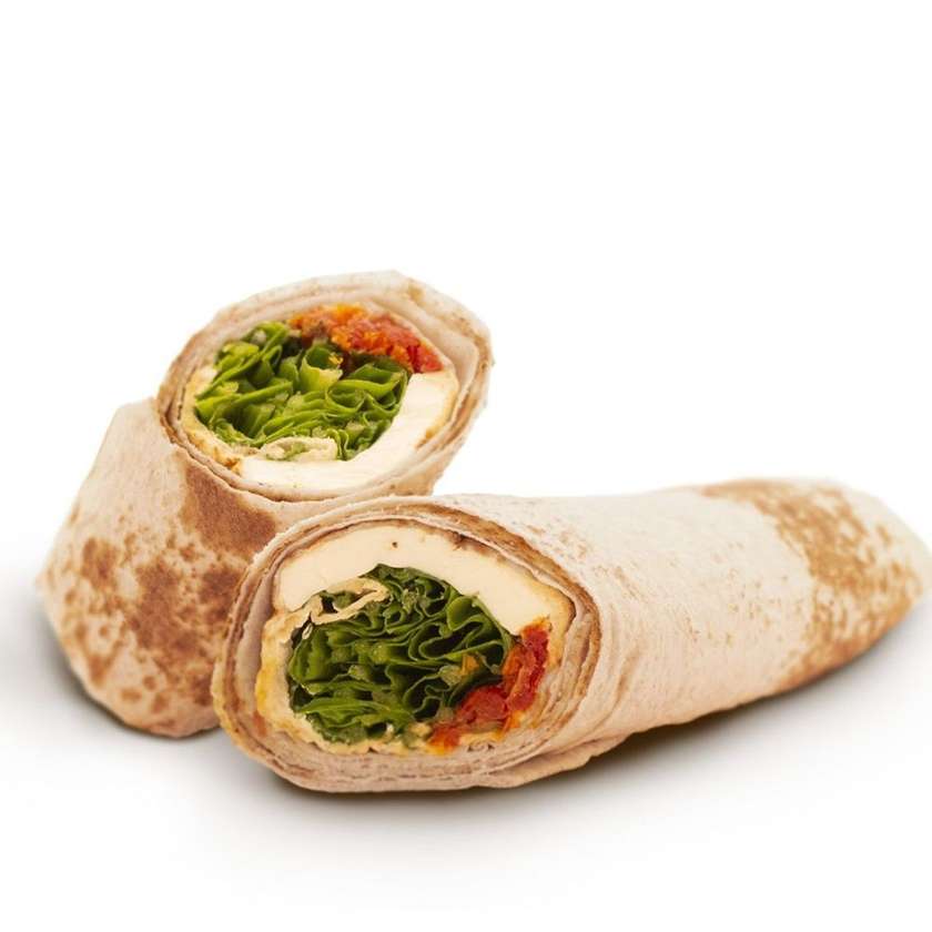 Wrap de Rúcula com Tomate Seco + Sumo
