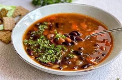 Fabada con pimenton fazulova