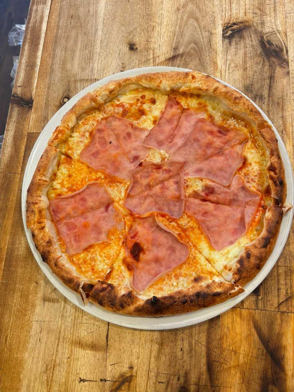 Pizza prosciutto