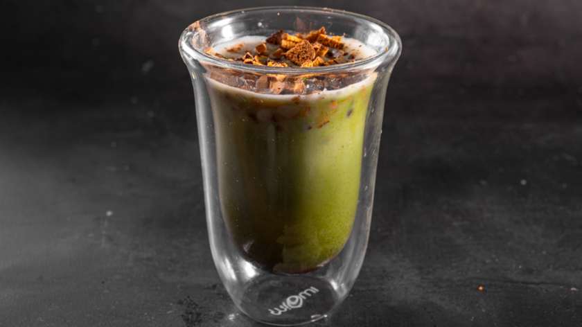 Piernikowa Matcha Latte