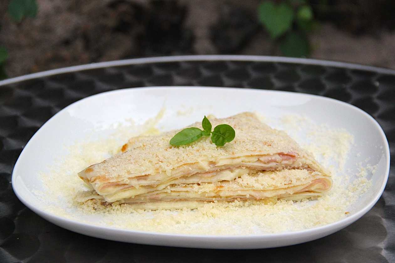 Palačinka se šunkou a sýrem