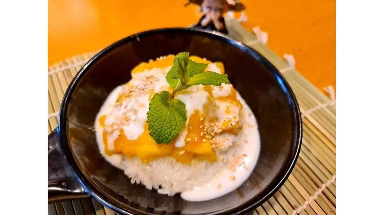Xoi Xoai - Mango Sticky Rice