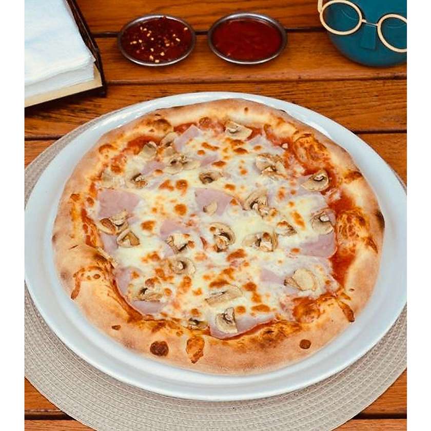 Pizza Prosciutto Funghi