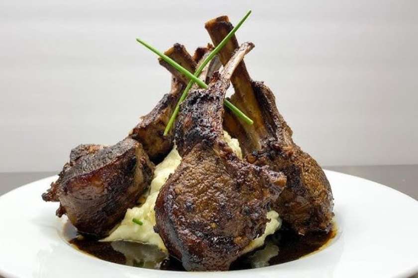 LAMB CHOPS WITH GARLIC AND ROSEMARY POTATOES AND MUSTARD SEEDS SAUCE