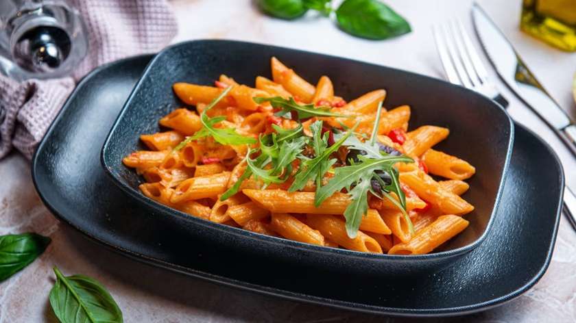 Oven-baked chicken pasta 485 kcal