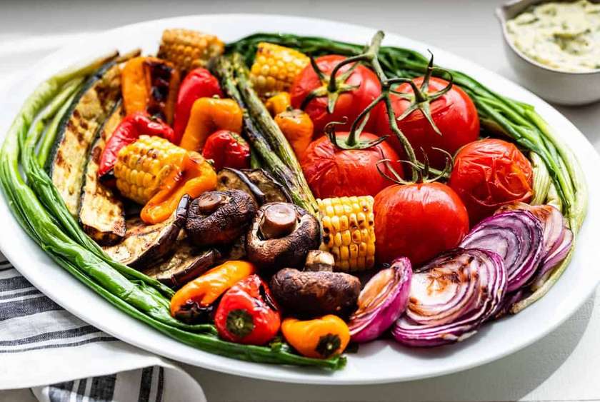 GRILLED VEGETABLES AND GREEN AIOLI SAUCE