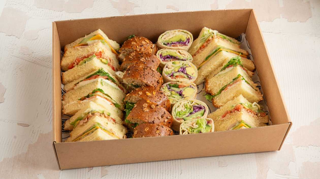 Medium Platter for 5-6 People (24 Pieces)