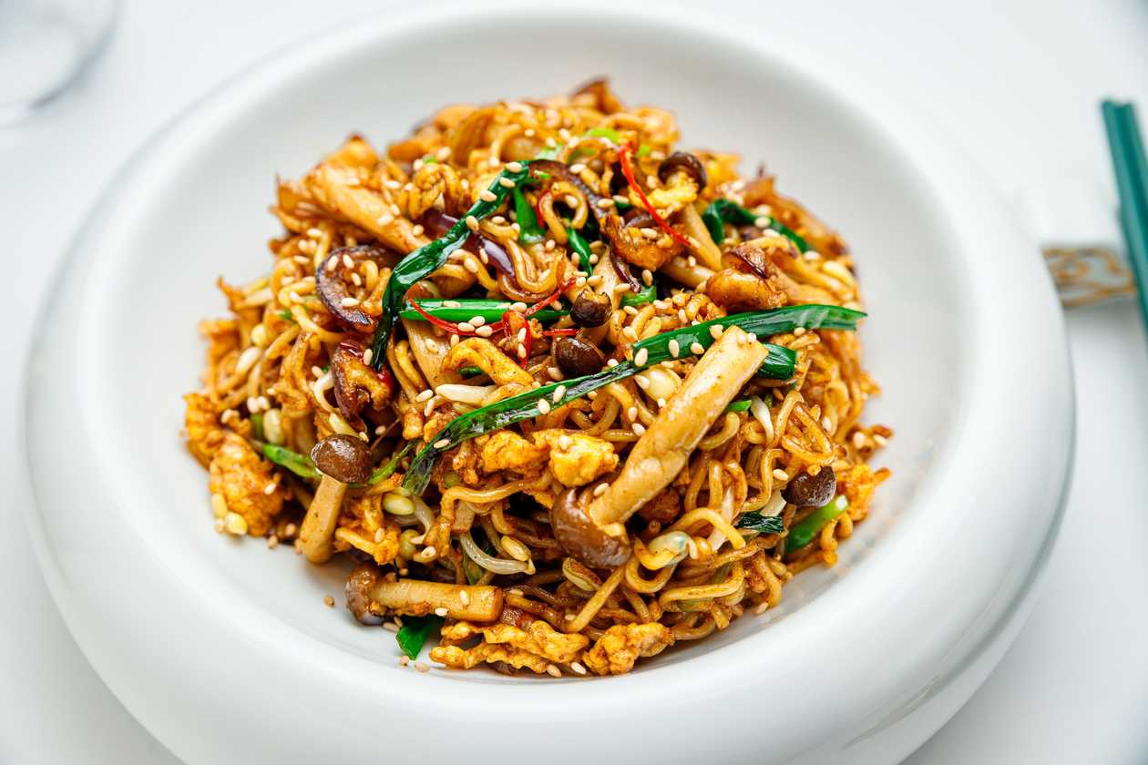Soy Sauce Fried Noodles with Mushrooms