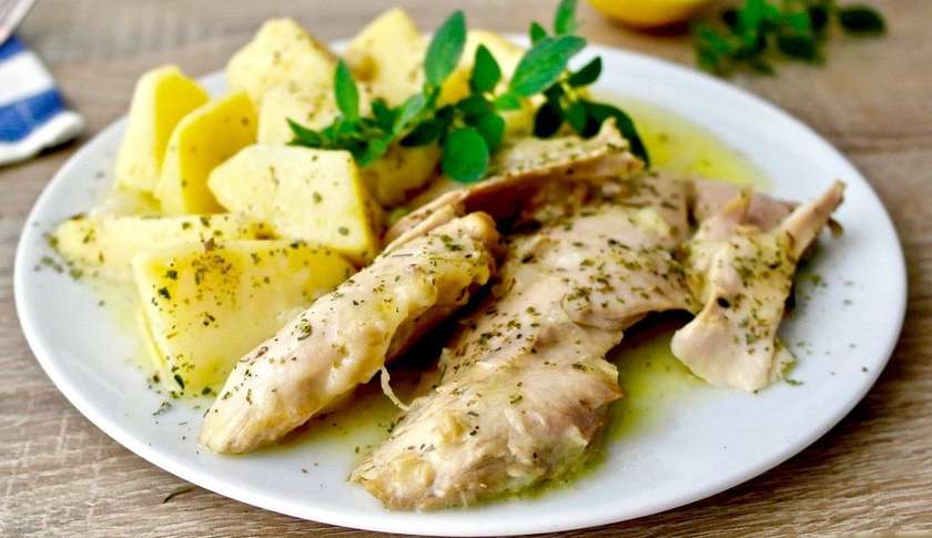 PORK TENDERLOIN WITH A PAN-FRIED MIX OF PORCINI AND CHAMPIGNONS