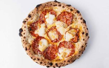 Pizza No 4 - Hot Sisters