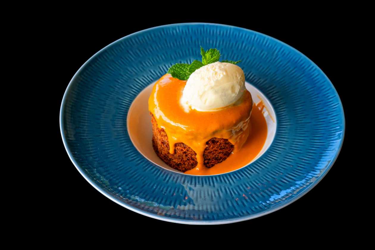 STICKY TOFFEE CU INGHETATA DE VANILIE