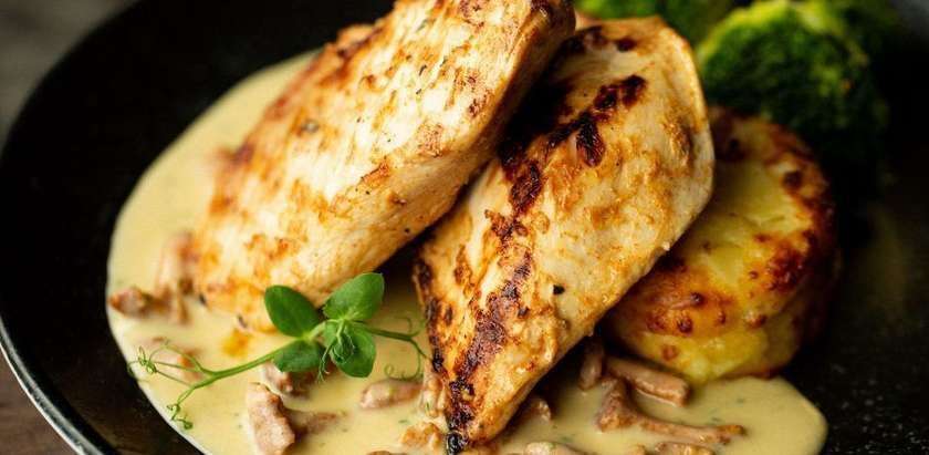 Vištienos krūtinėle su voveraitėmis