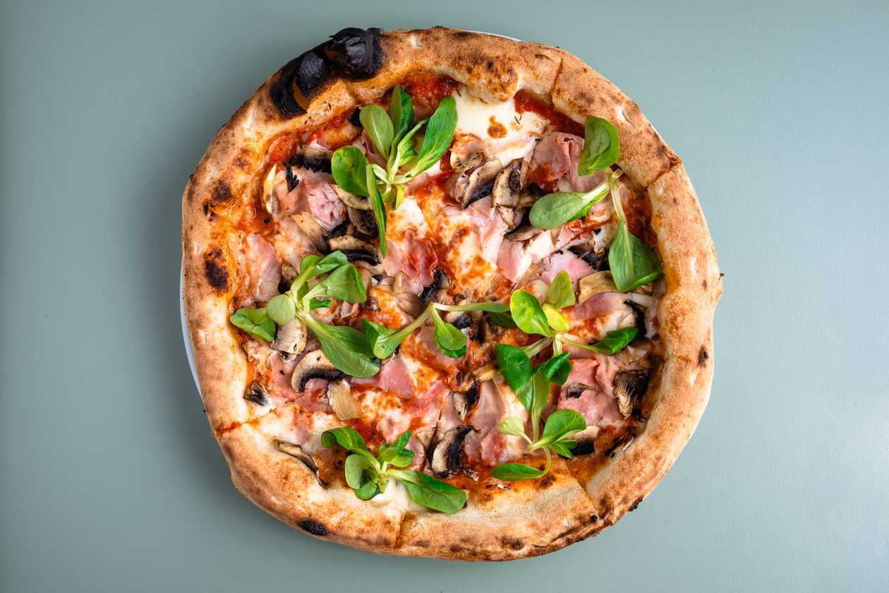 Pizza Prosciutto E Funghi