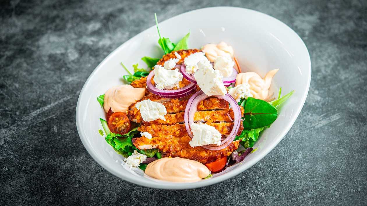 Vürtsikas krõbekana salat 🌶️ (Burger Kitchen)