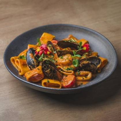 Calamarata cu fructe de mare