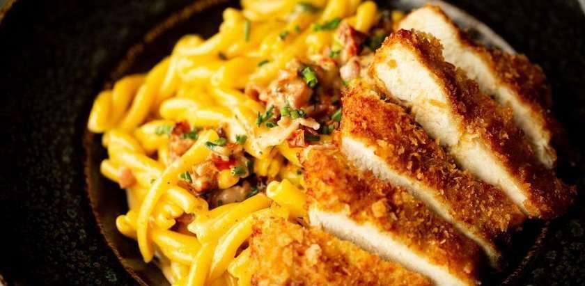 Alfredo makaronai su gruzdinta vištiena