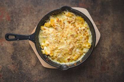 Chicken pasta with bacon and mozzarella