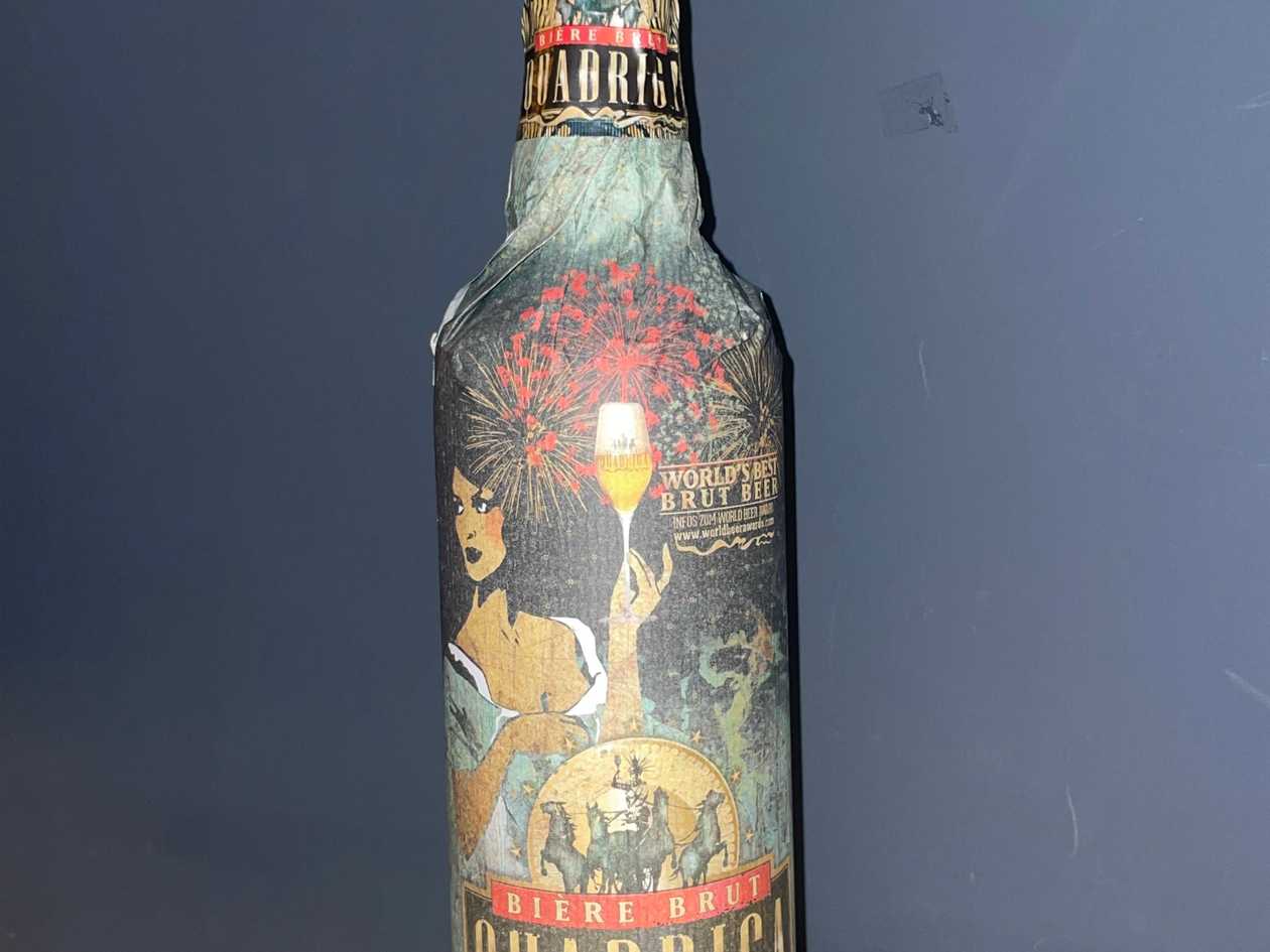 Biere Brut Quadriga – šumivé speciální pivo (10,5 %)