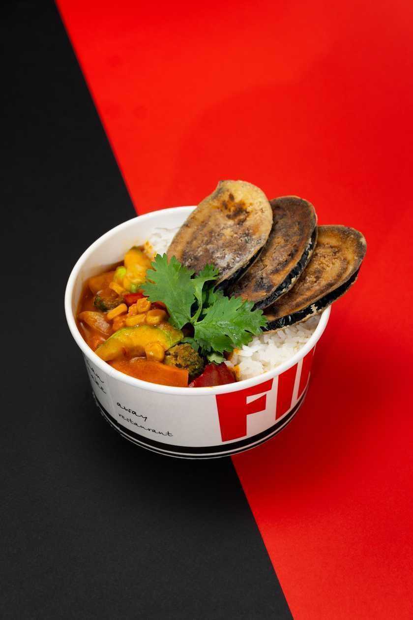 Veggie red curry