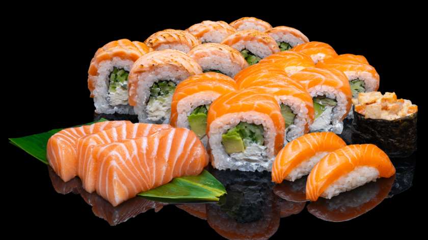 Attack on Salmon Titans (22 pcs)