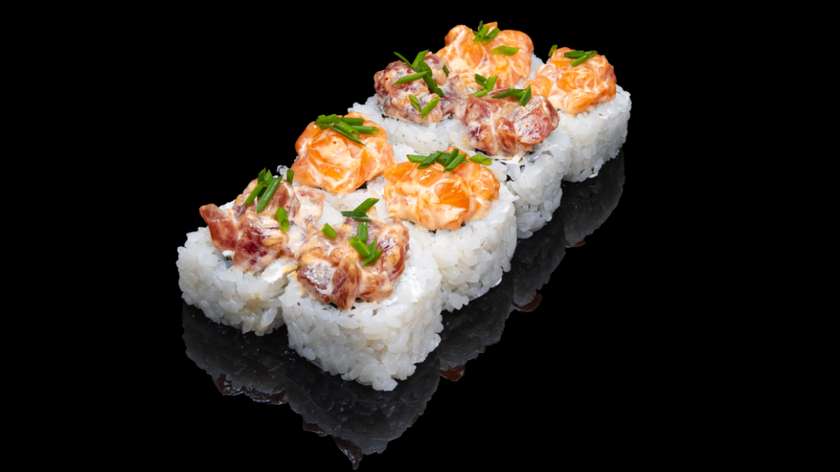 Salmon Mango Roll (8 pcs)