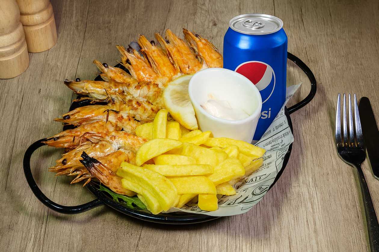 Grilled Shrimp Combo + Fries + Sauce + Pepsi