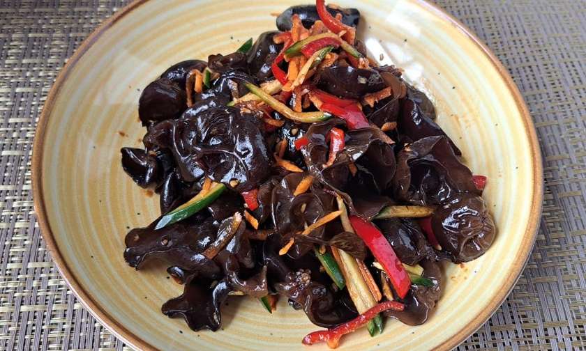 Salată de Urechi de Lemn