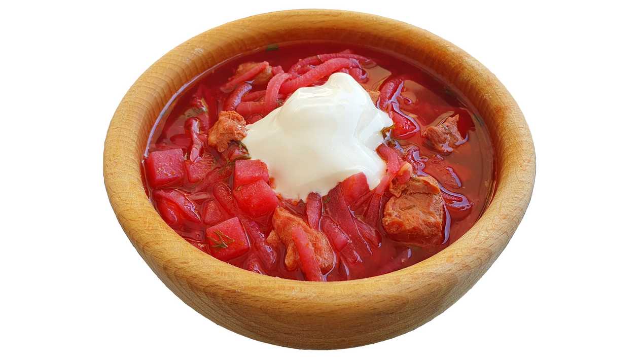 Boršč se zakysanou smetanou