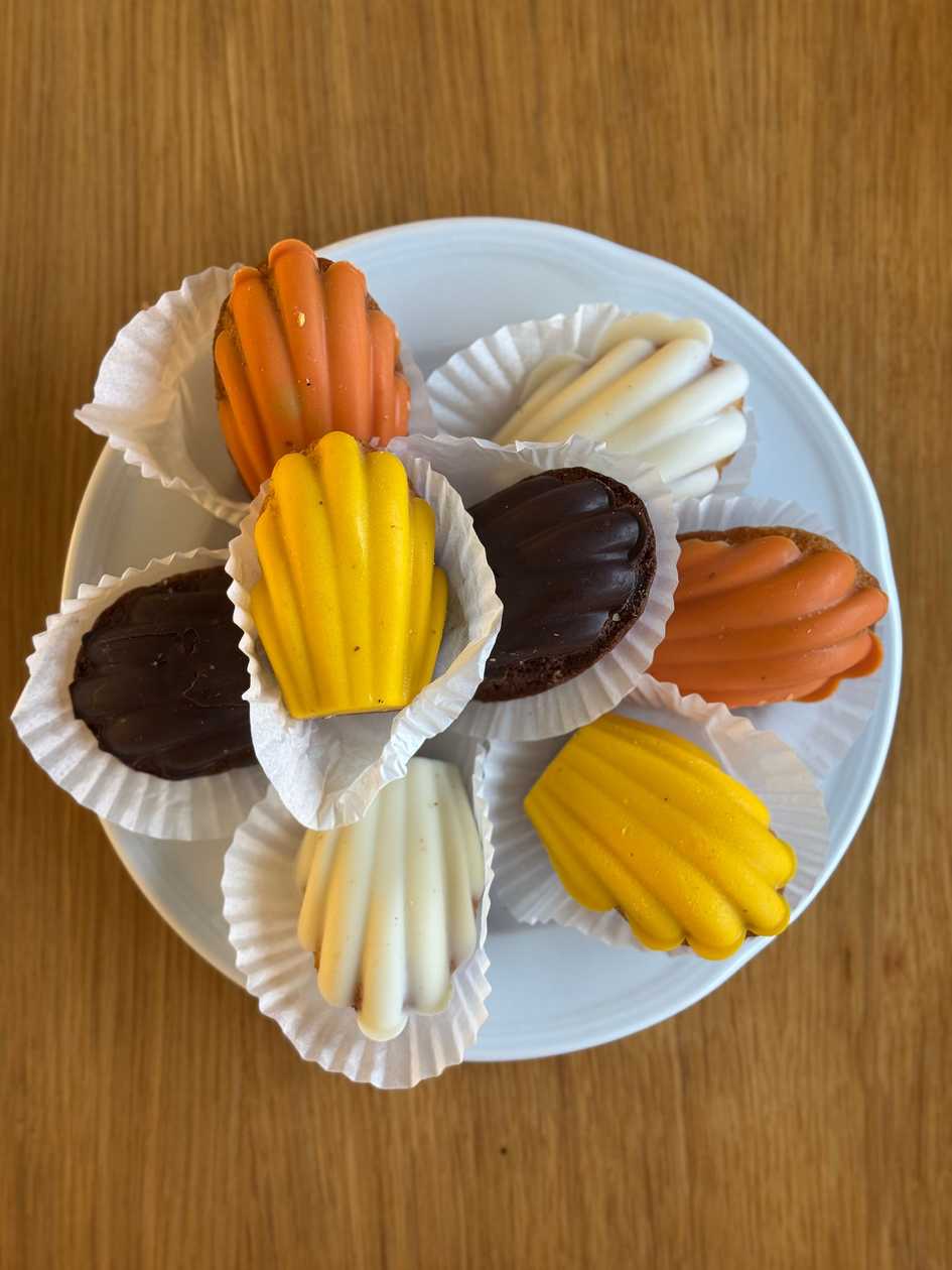 Set of 8 Ritz Madeleines, Mixed Flavors