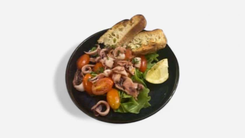 Kalamáre restované so cherry paradajkami