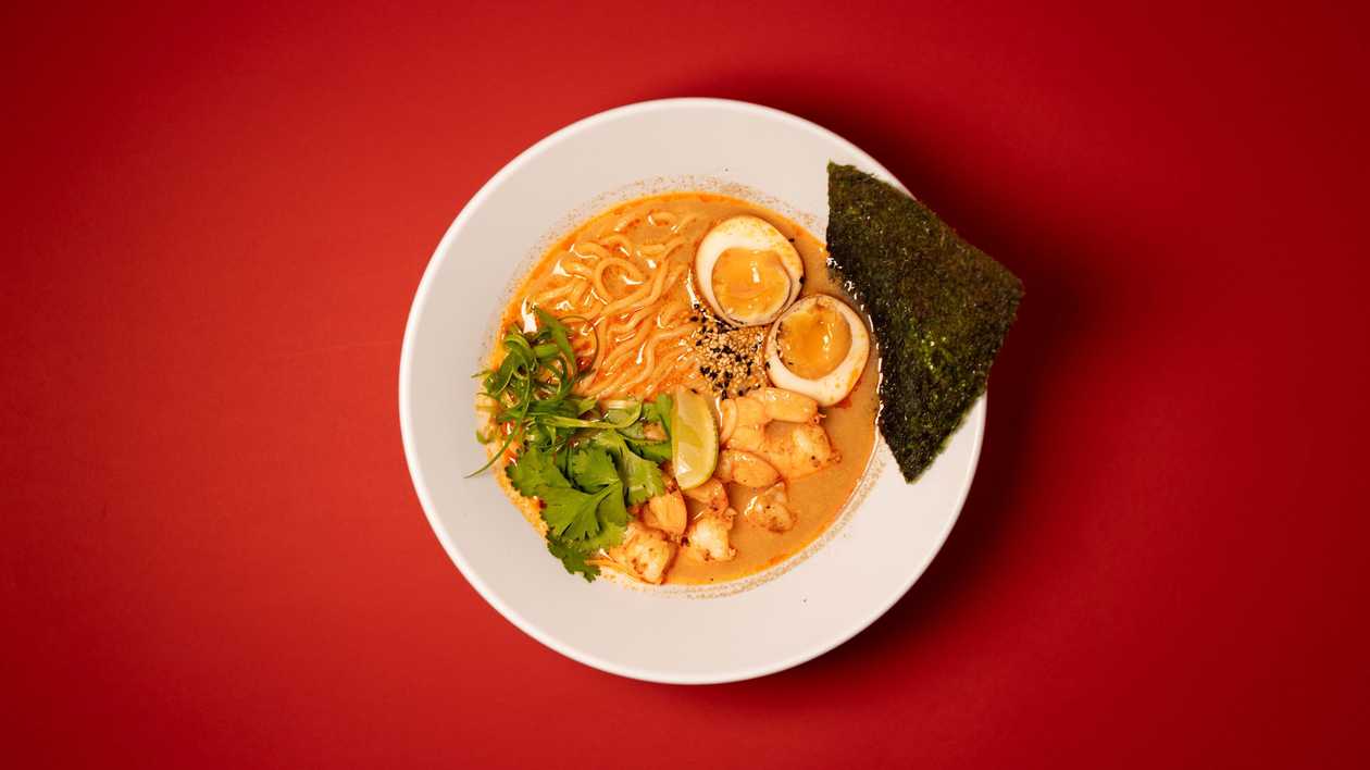 Рамен S том ям