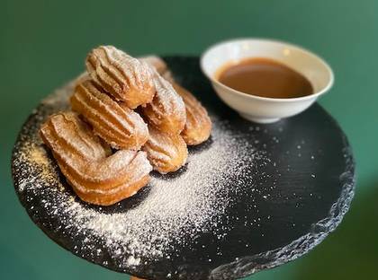 Churros with caramel sauce