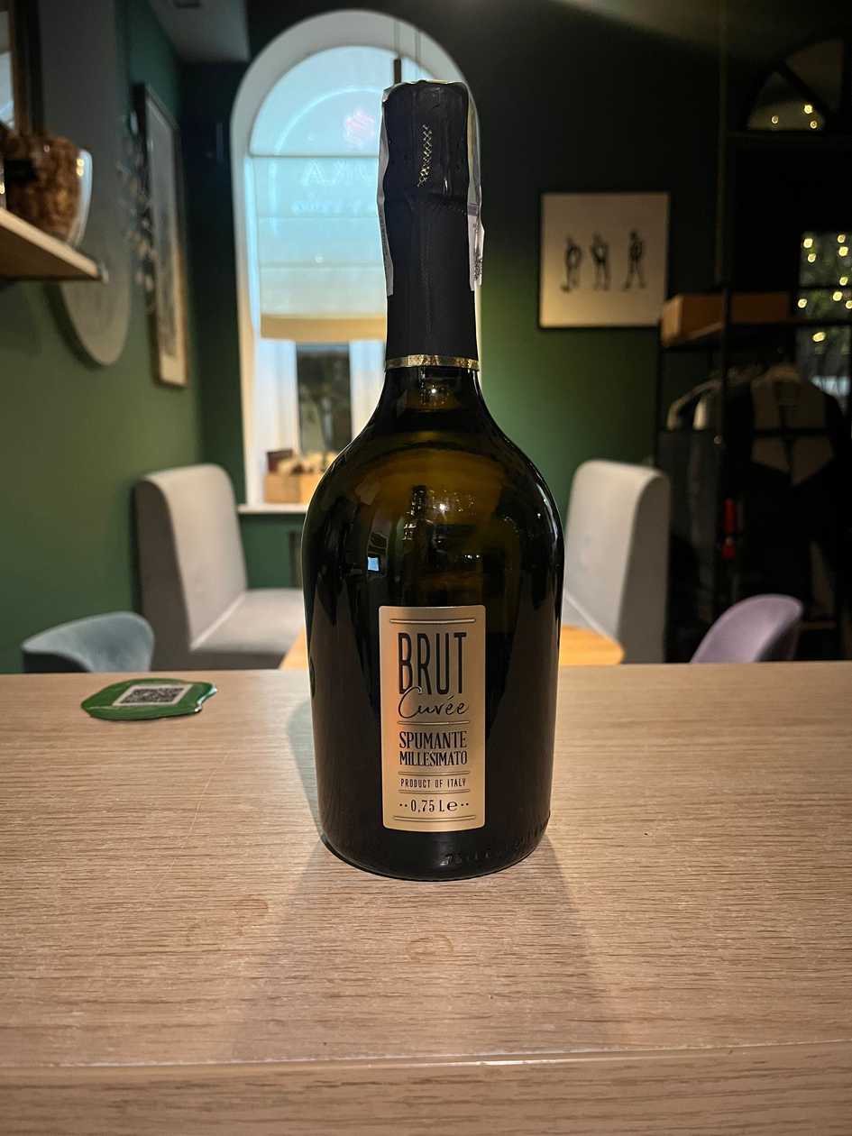 Sparkling wine brut