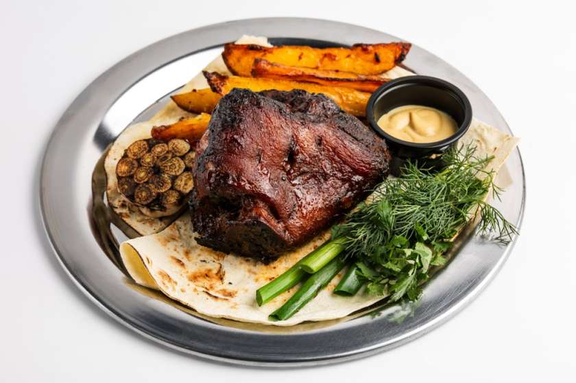 Pieczona golonka wieprzowa