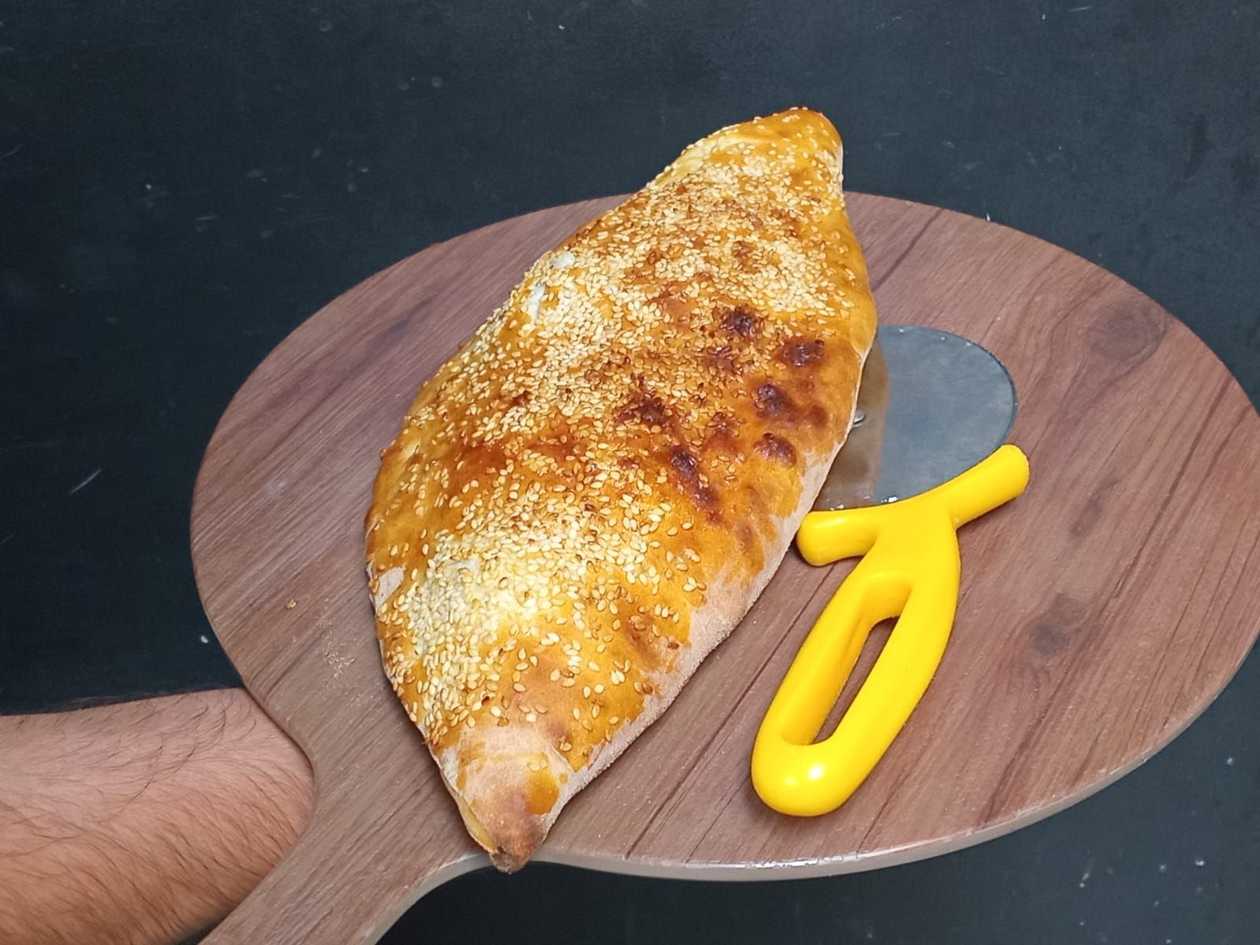 Vegan Ma'lzone Pizza