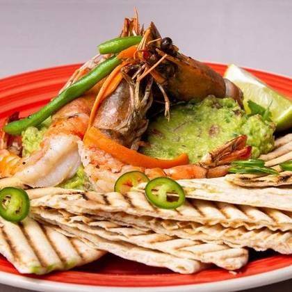 Guacamole cu Creveti si nachos