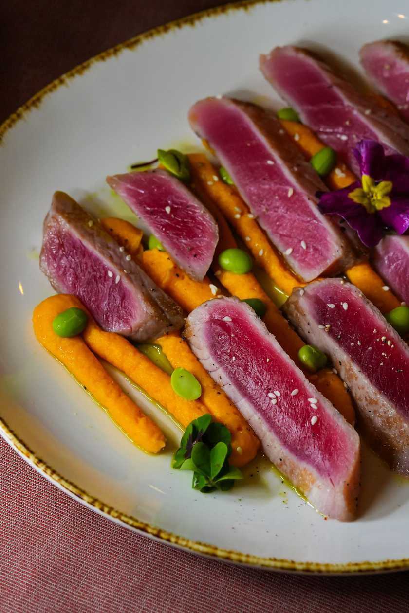 Steak de Ton cu piure de morcovi si edamame