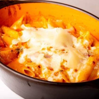 Penne cu Pui si Bacon